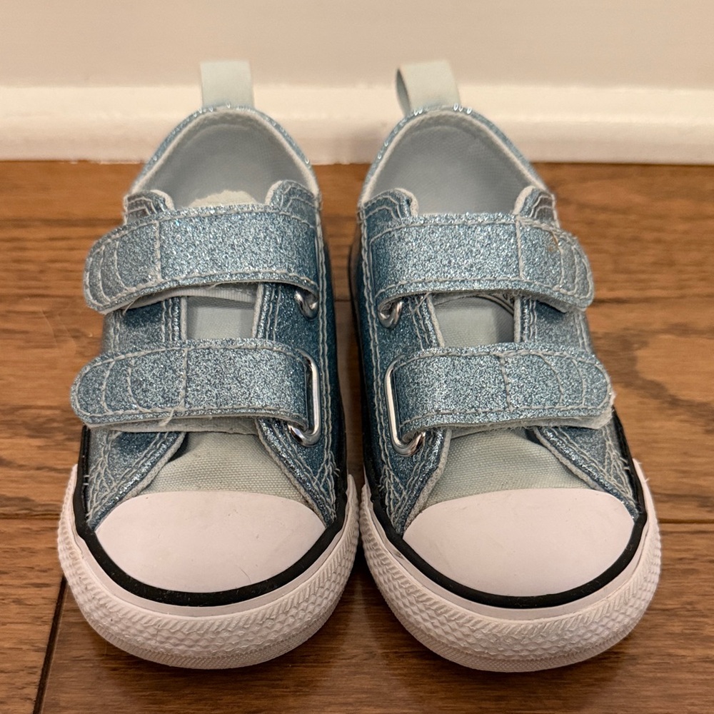 Converse Sparkly Light Blue Kids Sneakers with Velcro Straps Size 6